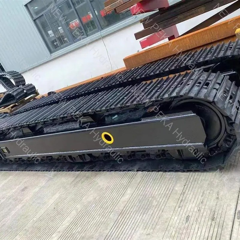 Steel track undercarriage