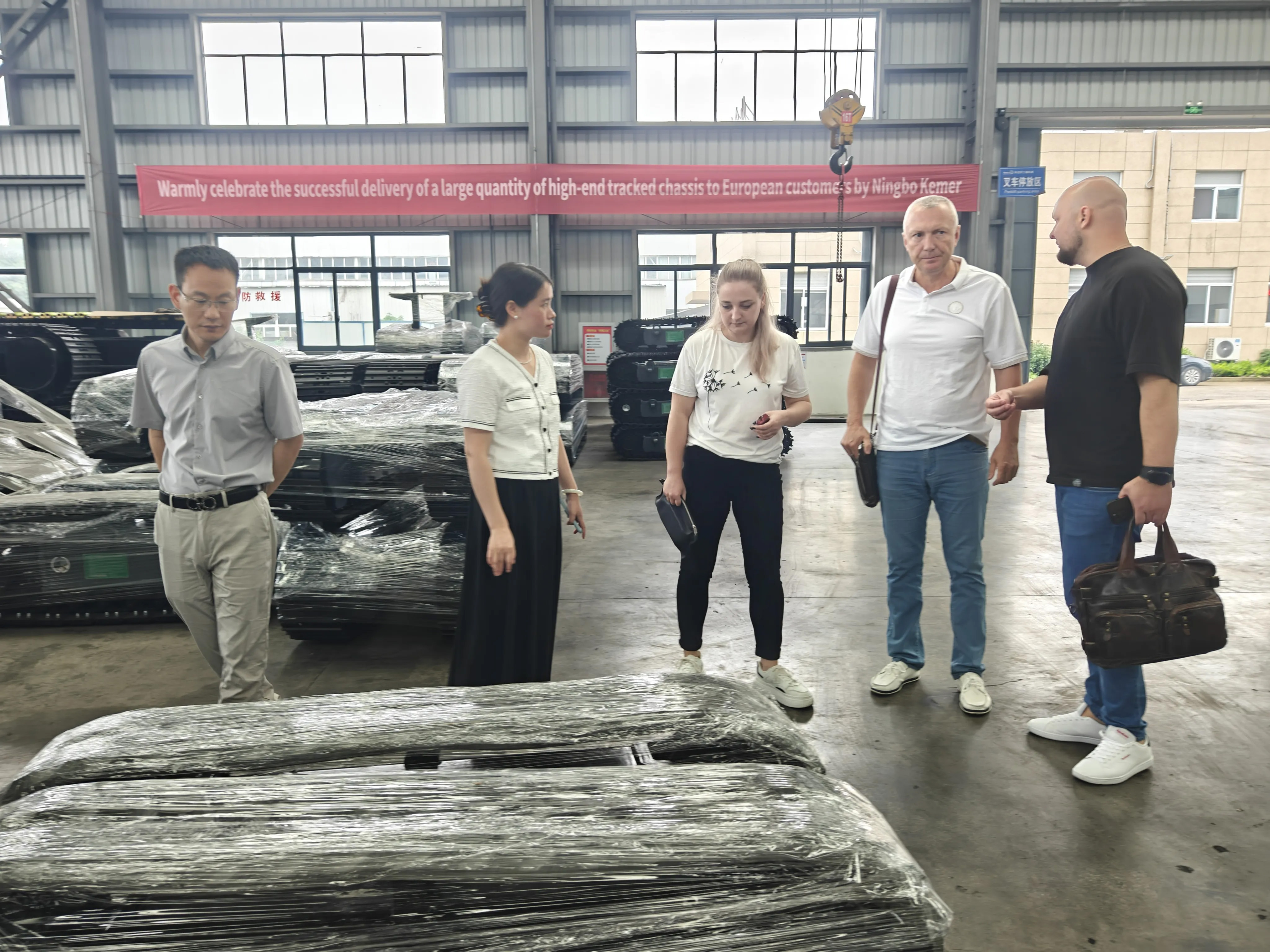 Warmly welcome Russia’s customer to visit our factory！